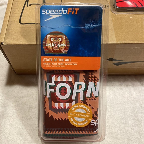 Speedo silicone cap, TYR Swedish low pro goggles and Finis long floating fins - Picture 7 of 9